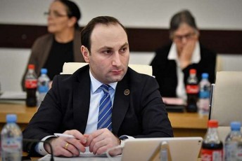 anri-oxanaSvili-vato-wereTelze-eyos-adamianoba-gamovides-da-Tqvas-ra-moxda