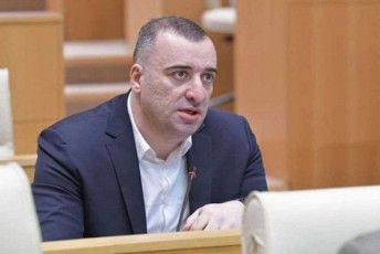 qarTuli-ocneba-daasrulebs-polarizacias-magram-polarizacia-SeiZleba-ar-dasruldes-nacionalur-moZraobaSi-amis-magaliTia-levan-beJaSvilTan-dakavSirebuli-incidenti-rodesac-is-nacionaluri-moZraobis-sxva-wevrebma-gamoabunZules-Sexvedridan