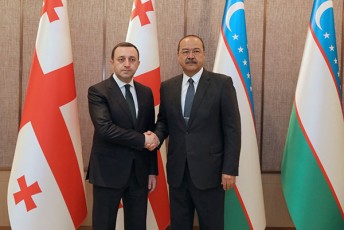 irakli-RaribaSvili-uzbekeTis-respublikis-premier-ministrTan-Sexvedraze-Cvens-qveynebs-Soris-TanamSromlobis-Semdgomi-gafarToebis-SesaZleblobebs-ganvixilavT