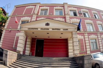 iusticiis-umaRlesi-sabWos-yofili-wevrebi-saqarTvelos-iusticiis-sabWos-amgvari-de-faqto-ignorireba-kidev-ufro-met-SekiTxvebs-iwvevs-da-praqtikulad-am-organos-rolis-xelovnurad-dakninebis-aSkara-niSnebs-Seicavs