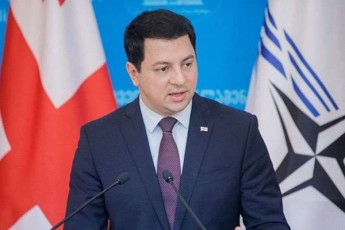arCil-TalakvaZe-opozicia-Tavs-politikur-ofsaidSi-itovebs