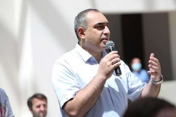 diax-irakli-kobaxiZe-aris-Tqveni-yvela-warumateblobis-da-damarcxebis-mizezi-diax-irakli-kobaxiZem-gagistumraT-politikur-mousvlelSi-saidanac-Zalian-didxans-an-veRarasdros-dabrundebiT