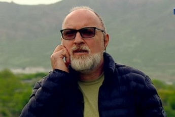 daviT-qarTveliSvili-Cven-vnaxeT-irakli-kobaxiZis-mcirewlovani-bavSvis-socialur-qselebSi-dabulingebis-mcdeloba---dRes-ukve-kobaxiZis-mamas-miadgnen