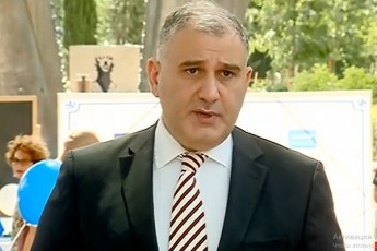 mixeil-sarjvelaZe-araxamiaze-ris-uflebasac-Tavs-aZlevs-mxolod-Seuracxmyofel-pasuxs-imsaxurebs-sxva-komentari-baton-araxamiaze-ar-maqvs-mapatieT-sityva-batonisTvis