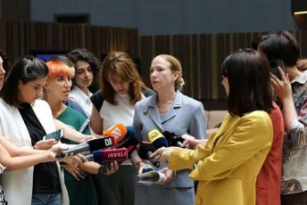 daviT-qarTveliSvili-aSS-s-elCs-Tu-am-konkretul-SemTxvevaSi-cruobs-qalbatoni-elCi-ratom-unda-davijeroT-misi-danarCeni-simarTle