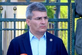 mamuka-mdinaraZe-Cveni-gza-aris-dasavleTi---qveyana-kurss-arasdros-Seicvlis