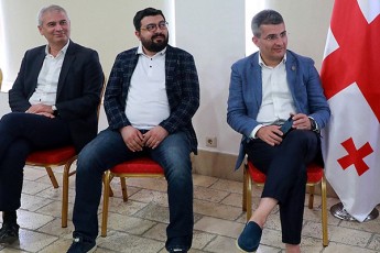 qarTulma-ocnebam-partiis-kaxeTis-regionis-adgilobrivi-organizaciebis-xelmZRvanelebTan-Sexvedra-gamarTa