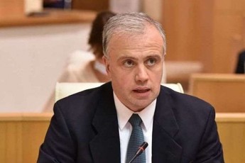 dasavleTSi-gvekiTxebian-ratom-aris-saqarTveloSi-polarizeba-maT-vubrunebT-pasuxs-polarizeba-swored-imis-gamoa-rom-radikalebi-ikvebebian-TqvenTan-urTierTobiT-riTac-maT-Tavis-TavSi-eqmnebaT-legitimacia-rom-maT-SeuZliaT-qceva-ise-rogorc-iqcevian