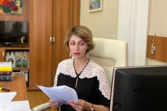 zurab-qadagiZis-gavrcelebuli-informaciiT-mosamarTle-nino-baqaquris-mier-saqmeTa-ganxilvisa-Tu-gadawyvetilebebis-2-dan-3-wlamde-vadis-darRveva-faqtobrivad-utoldeba-mosamarTlis-mier-marTlmsajulebis-ganxorcielebaze-uaris-Tqmas