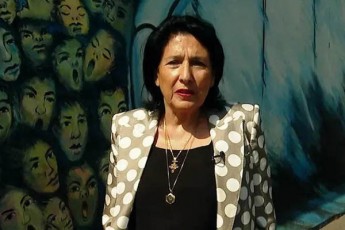 salome-zurabiSvili-premieri-mTavroba-umravlesoba-unda-gaemijnon-im-raRac-sameulebs-oTxeulebs-Tu-viRacebs-romlebic-warmoudgeneli-teqstebiT-da-ritorikiT-gamodian