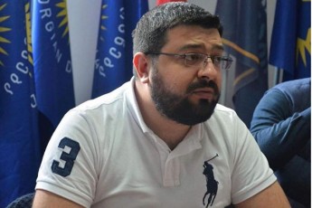 dimitri-samxaraZe-roland-axalaiaze-ra-dro-damidga-100-iT-veTanxmebi-mtrobas-Ralats-usamSoblobas-da-mavneblobas-rom-Tavi-davaneboT-aseTi-susti-da-uvargisi-opozicia-saqarTvelos-jer-ar-yolia