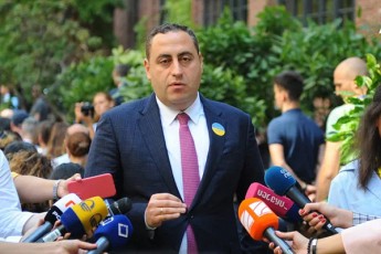 giorgi-vaSaZe--is-rom-qarTuli-ocneba-boikots-ucxadebs-TbilisSi-mimdinare-saerTaSoriso-konferencias-niSnavs-rom-boikots-ucxadebs-saqarTvelos-evroatlantikuri-integraciis-gzaze