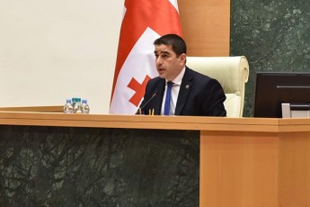 Salva-papuaSvili--yvela-vinc-Tavs-miiCnevs-qarTveli-xalxis-megobrad-fokusirebuli-unda-iyos-rom-ar-moxdes-radikaluri-dRis-wesrigis-waxaliseba