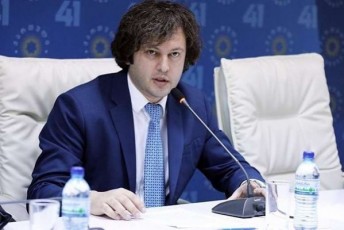 irakli-kobaxiZe-qarTvel-xalxs-hkiTxon-surT-Tu-ara-maT-CaerTos-saqarTvelo-meore-frontis-saxiT-omSi-da-SegviZlia-plebiscitic-CavataroT-am-Temaze