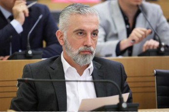 kaxa-beqauri-plenarul-sxdomaze-komunikaciebis-komisiis-2020-wlis-angariSs-waradgens