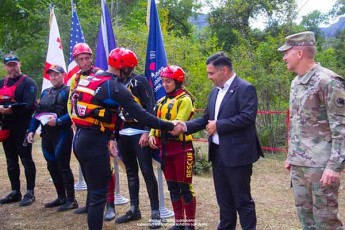 qarTvel-mexanZre-maSvelebs-amerikelma-instruqtorebma-samTo-samaSvelo-swavleba-Cautares