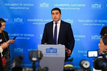 Salva-papuaSvili-mas-Semdeg-rac-ukrainis-winaaRmdeg-agresiuli-omi-daiwyo-usafrTxoebis-garemo-gansakuTrebiT-aris-savse-riskebiT---oponentebis-mxridan-am-sakiTxis-gaubraloebas-vxedavT