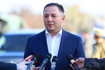 vaxtang-gomelauri-batoni-gogaSvilis-gancxadeba-sruli-sicrue-da-absurdia-biZina-ivaniSvili-am-adamians-fizikurad-ar-icnobda