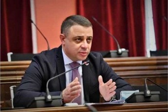 aluda-RuduSauri-radikaluri-opoziciis-nawili-esaubreba-im-arasamTavrobo-organizaciebs-romlebic-mitingebsa-da-manifestaciebze-politikur-gzavnilebs-afiqsireben