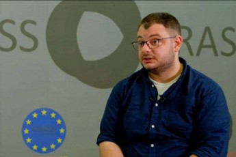 faqtCekis-mTavari-redaqtori-absolutur-WeSmaritebaze-pretenzia-ar-gvaqvs
