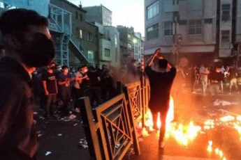 iranis-prezidenti-irani-mtkiced-unda-gaumklavdes-saprotesto-gamosvlebs