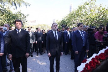 premier-ministrma-saqarTvelos-erTianobisTvis-brZolaSi-daRupul-gmirTa-memoriali-gvirgviniT-Seamko