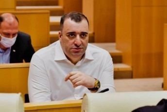 rati-ionaTamiSvili-midis-nadiroba-kezeraSvilis-kriminalur-fulze-maTi-mxridan-faqtia-rom-am-adamianebs-materialuri-keTildReobis-iqiT-aranairi-interesebi-ara-aqvT