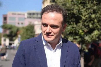 irakli-zarqua--girCebs-samyaros-sxva-aRqma-aqvT-realobaSi-ki-saxelmwifo-eyrdnoba-ramdenime-faqtors-maT-Sorisaa-gadasaxadebi-policielebs-romlebic-emsaxurebian-qveyanas-sWirdebaT-gverdSi-dgoma