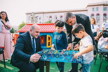 Sinagan-saqmeTa-saministros-kampania---emegobre-policias-grZeldeba