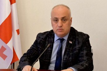 dimitri-xundaZe-mudmivad-vdgavarT-Ria-karTan-romelic-yvelaze-metad-roca-gvWirdeba-maSin-ixureba-samagierod-Riaa-frontis-kari-da-iq-araTu-iolad-SegviSveben-aramed-gvepatiJebiam-kidec
