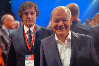 irakli-kobaxiZe-olaf-SolcTan-da-fineTis-premier-ministrTan-sana-marinTan-gadaRebul-fotoebs-aqveynebs