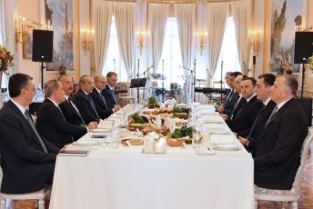 premier-ministrma-irakli-RaribaSvilma-azerbaijanis-respublikis-prezidents-ilham-alievs-sadilze-umaspinZla