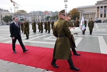 premier-ministrma-ungreTSi-gmirTa-memoriali-gvirgviniT-Seamko