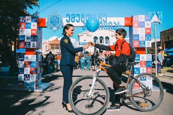 Sinagan-saqmeTa-saministros-kampania---emegobre-policias-TelavSi-grZeldeba