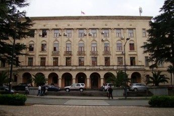quTaisis-sakrebuloSi-nacmoZraobis-wevrebma-gacdenebis-miuxedavad-131-320-laris-sawvavi-moixmares