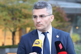 mamuka-mdinaraZe-Sexvedrebze-xdeba-xazgasma-rom-saqarTvelo-aris-qveyana-romelic-mSvidobian-pirobebSi-viTardeba-da-investiciebisTvis-aris-Zalian-saintereso