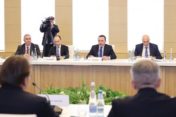 irakli-RaribaSvilma-da-oliver-varheim-wamyvani-safinanso-institutebis-warmomadgenlebTan-erTad-evrokavSirTan-saqarTvelos-ekonomikuri-integraciis-mimarTulebiT-gansaxorcielebeli-proeqtebis-dafinansebis-gzebi-ganixiles