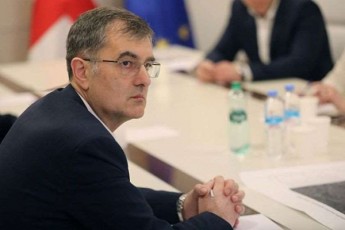 sozar-subari-krameris-gancxadebaze-siZulvili-da-boRma-romelic-dagrovili-hqondaT-gareT-gadmoanTxies-Ria-brZolaze-gadavidnen