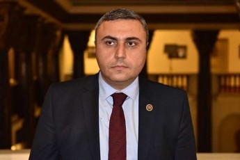 daviT-maTikaSvili-ver-Secvales-legitimurad-arCeuli-xelisufleba-teqnikuri-mTavrobiT-ver-daanTes-omis-cecxli-saqarTveloSi-da-axla-parlamentis-sasesio-darbazSi-undaT-radikalebis-Tavmoyra