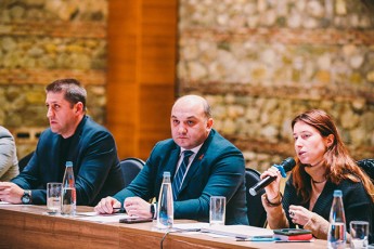aleqsandre-daraxveliZem-da-saministros-warmomadgenlebma-16-dRian-kampaniis-farglebSi-qalTa-mimarT-Zaladobis-aRmofxvris-sakonsultacio-jgufTan-samuSao-Sexvedra-gamarTes