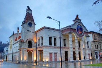 premier-ministris-gancxadebiT-quTaisis-operisa-da-baletis-profesiul-saxelmwifo-Teatrs-sruli-reabilitacia-Cautardeba