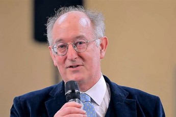 britaneli-istorikosi-dominik-liveni-Tu-xar-saqarTvelo---patara-qveyana-da-uSualo-mezobeli-ruseTisa-pirvel-rigSi-sakuTar-interesebsa-da-usafrTxoebas-unda-mixedo