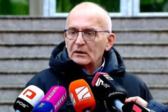 vivamedis-klinikuri-direqtori-iciT-rom-saakaSvili-50-dRis-ganmavlobaSi-SimSilobda-SemosvlisTanave-gvaqvs-masTan-kvebaze-saubari---zondiT-kveba-xdeba-pacientTan-SeTanxmebiT-da-ara-iZulebiTi-wesiT