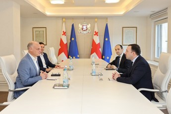 premier-ministri-irakli-RaribaSvili-APM-Terminals-is-warmomadgenlebs-Sexvda