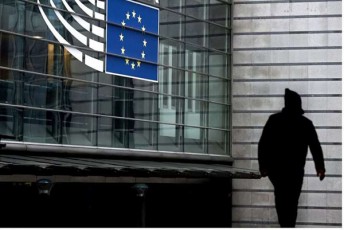 Politico-korufciul-skandalTan-dakavSirebuli-saqmis-farglebSi-briuselis-policiam-evroparlamentis-ofisebSi-morigi-Cxreka-Caatara