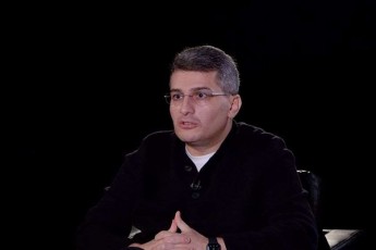 mamuka-mdinaraZe-tv-pirvels-Tqveni-interpretacia-aris-araswori-me-piradad-viyavi-Tqveni-interpretaciis-obieqti-es-sibinZure-unda-daamTavroT-bolos-mainc-irkveva-yvelaferi-ordRiani-piarebi-ar-gagivaT
