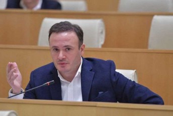 irakli-zarqua-SeiZleba-erTmaneTs-piradad-raRac-zedmeti-vuTxraT-magram-ojaxisa-da-bavSvebis-saxelis-xseneba-amazrzenia