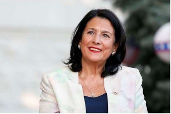 salome-zurabiSvili-mivesalmebi-mwvane-energiis-ganviTarebisa-da-gadacemis-strategiuli-SeTanxmebis-xelmoweras---es-niSnavs-rom-axla-Savi-zRva-evropuli-zRva-xdeba-da-is-xidia-romelic-orive-mxares-erTmaneTTan-akavSirebs