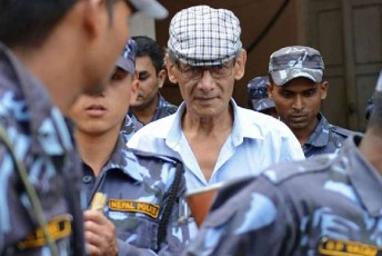 nepalis-cixidan-cnobili-seriuli-mkvleli-Carlz-sobraji-metsaxelad-gveli-gaTavisuflda