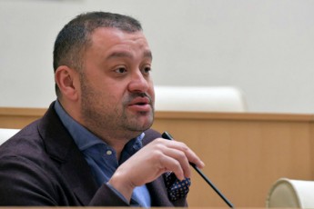 odiSaria-milion-orasi-aTasma-adamianma-zurabiSvils-mxari-imitom-dauWira-rom-kaciWamiebi-ar-Seewyalebina